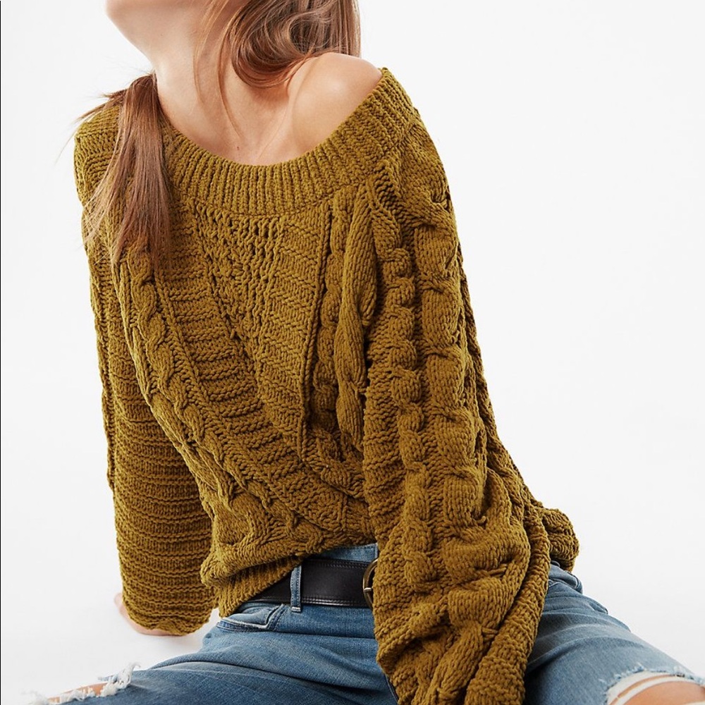 Express Crop Cable Knit Balloon Sleeve Sweater
